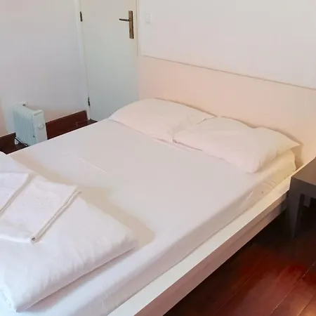 Charming 2 Bedroom In Centre * Lissabon