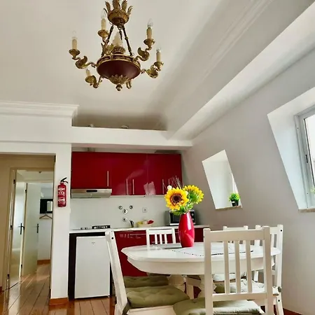 Charming 2 Bedroom In Centre * Lissabon