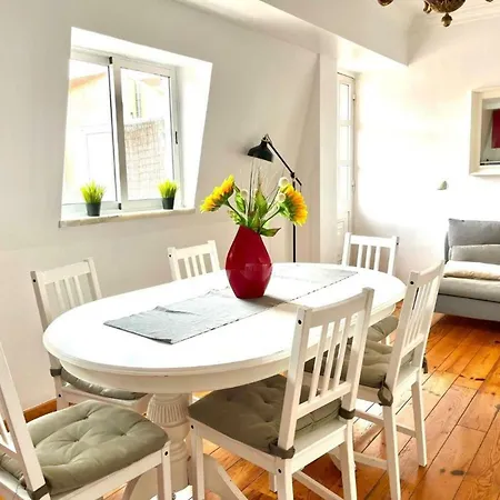 Charming 2 Bedroom In Centre