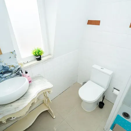 Lejlighed Charming 2 Bedroom In Centre *