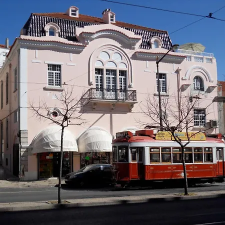 Charming 2 Bedroom In Centre Apartment *