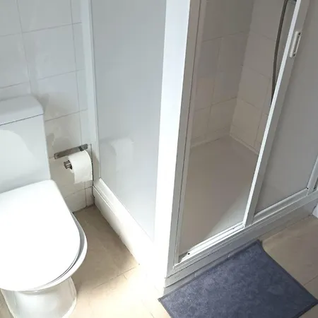 Charming 2 Bedroom In Centre Apartment