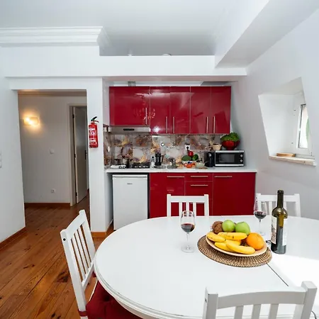 Charming 2 Bedroom In Centre 아파트