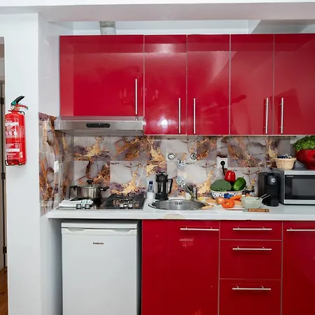 Charming 2 Bedroom In Centre 아파트 *
